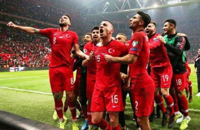 Şenol Güneş Türkiyə millisinin "EURO-2020" üçün heyətini açıqladı