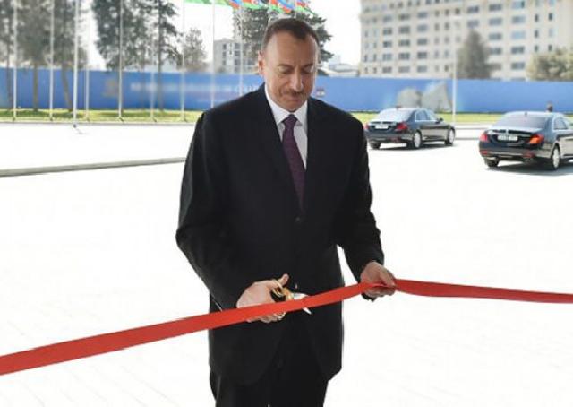 İlham Əliyev İqtisadiyyat Nazirliyinin yeni binasının açılışını etdi