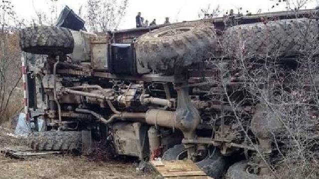 Ermənistanda hərbçiləri daşıyan "Ural" aşdı-10 nəfər yaralandı