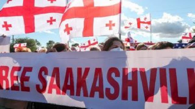 Polis Saakaşviliyə dəstək aksiyasını dağıtdı-saxlanılanlar var