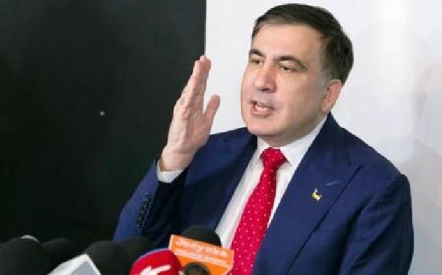 Saakaşvili görüş zamanı huşunu itirərək yıxılıb