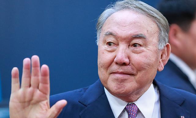 Nazarbayev Qazaxıstanda  tam şəkildə hakimiyyətdən getdi