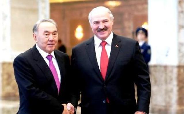 Lukaşenko Nazarbayevlə Qazaxıstandakı vəziyyəti müzakirə etdi