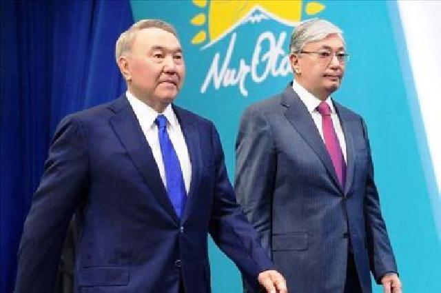 Nursultan Nazarbayev danışdı : "Tezliklə Tokayev hakim "Nur Otan" partuyasının sədri seçiləcək"