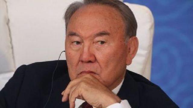 Nursultan Nazarbayevdən ömürlük rəhbər statusu alındı