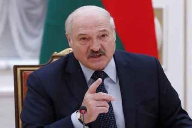 Lukaşenko Belarusda referendum keçirilməsinə razılıq verdi