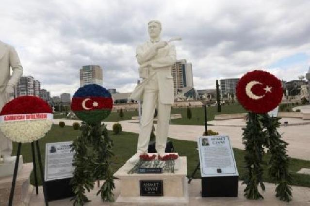 Ankarada istiqlalçı şair Əhməd Cavadın heykəlinin açılışı olub