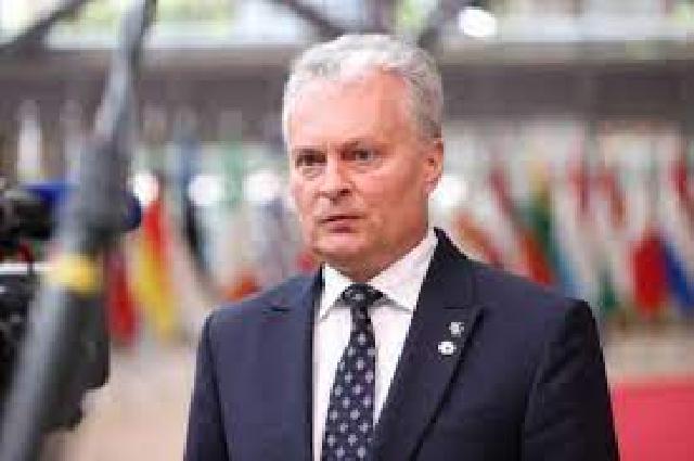 Litva prezidenti Şəhidlər xiyabanını ziyarət edib