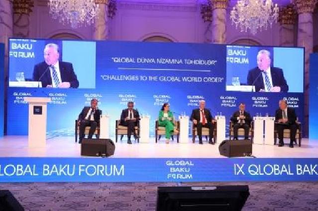 IX Qlobal Bakı Forumu işini davam etdirir