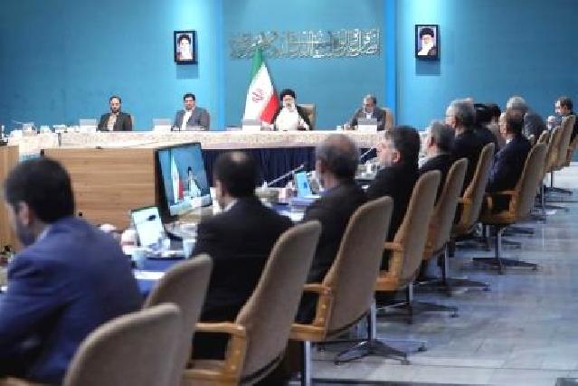 İran prezidenti Rəşt-Astara dəmir yolunun tikintisini  sürətləndirmək tapşırığını verdi