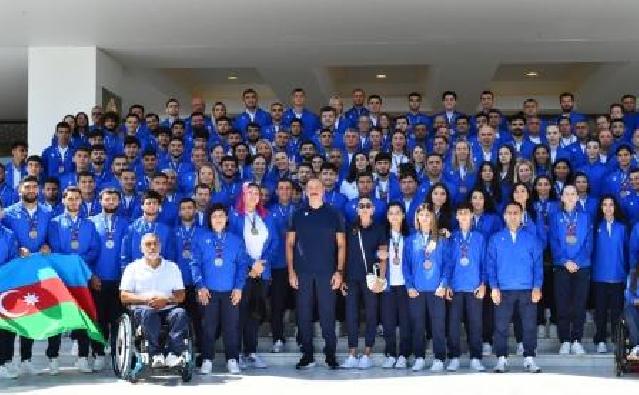 İlham Əliyev İslamiadada medal qazanan idmançılarla görüşdə çıxış edib