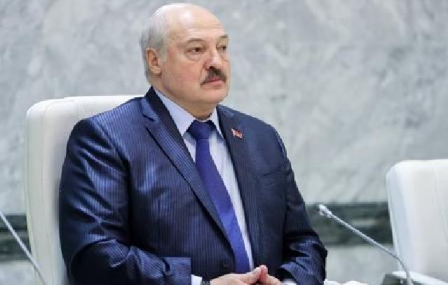 Lukaşenko Belarusda səfərbərlik elan etməyəcəyini deyib