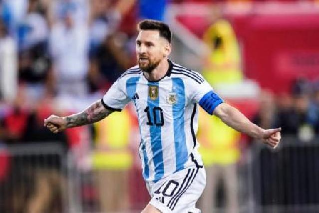 Messi Maradonanı geridə qoyub Argentina millisinin tarixinə düşdü