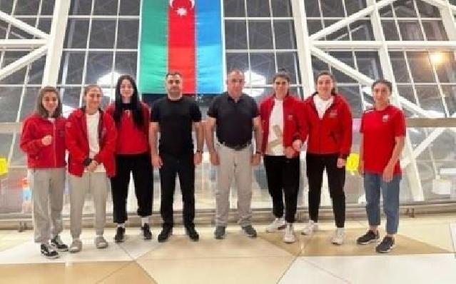 6 qadın boksçumuz Polşada beynəlxalq yarışda iştirak edir