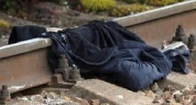 Salyanda qatar dəmir yolunu keçən qadını vurub öldürüb