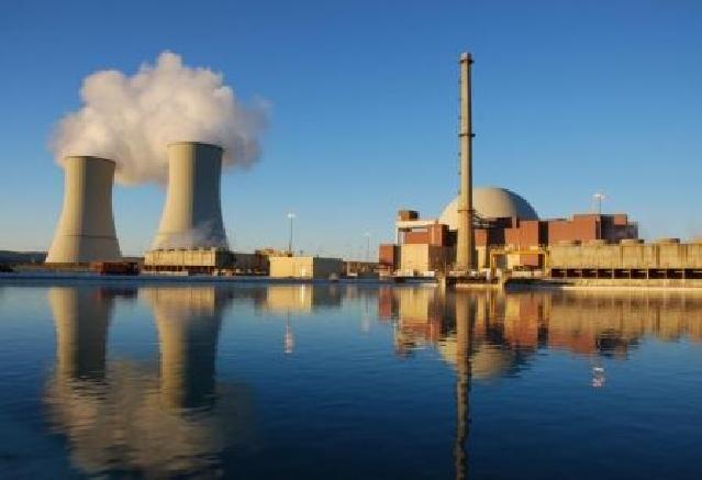 İran yeni atom elektrik stansiyasının inşasına başlayıb