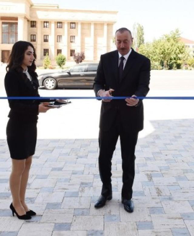İlham Əliyev Bakıda DSX-nın yeni hospitalının açılışında iştirak edib