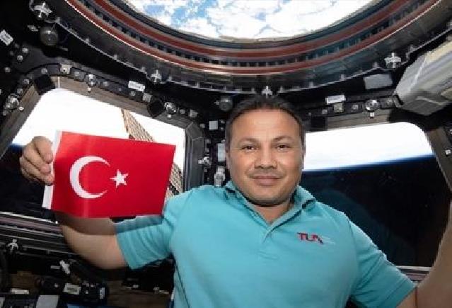 Türkiyəli astronavt Alper Gezeravcı sabah Yerə qayıdacaq