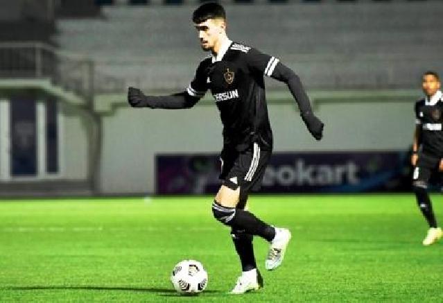 “Qalatasaray” azərbaycanlı futbolçularla maraqlanır