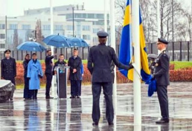 NATO-nun mənzil-qərargahında İsveç bayrağı qaldırılıb