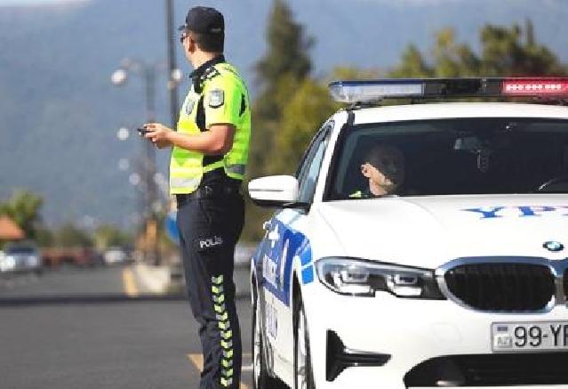 Yol polisinin tələbinə riayət etməyən sürücü həbs edilib