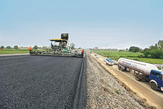 İlham Əliyev Ağdamda yol tikintisinə 2 milyon manat ayırıb