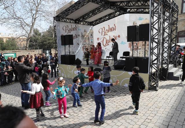 İçərişəhərdə “Bahar qalası” adlı Novruz şənliyi təşkil edilib