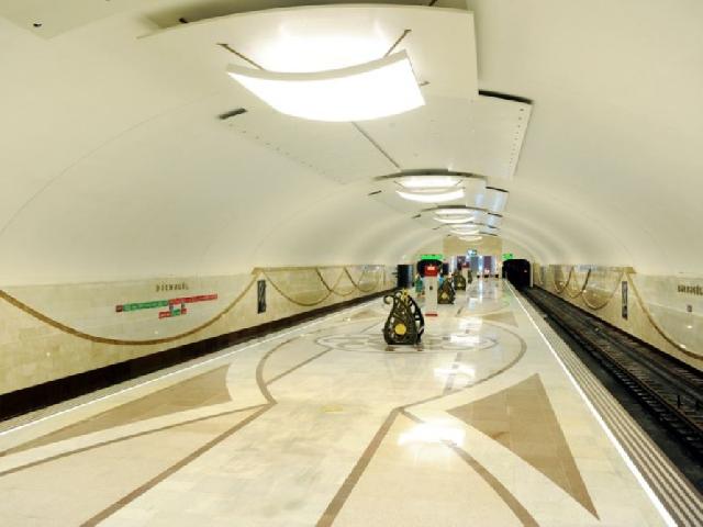 "Sahil” metro stansiyasında yeni eskalatorlar quraşdırılıb