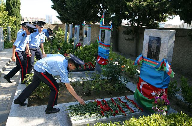 Milli Qəhrəman Mübariz İbrahimovun məzarı ziyarət edilib