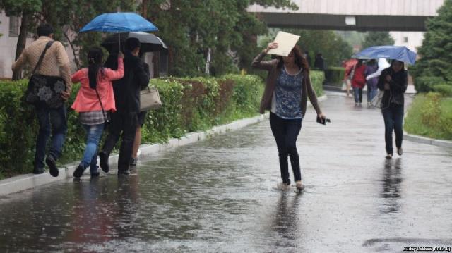 Sinoptiklərdən xəbərdarlıq: temperaturu enəcək, leysan yağacaq, dolu düşəcək