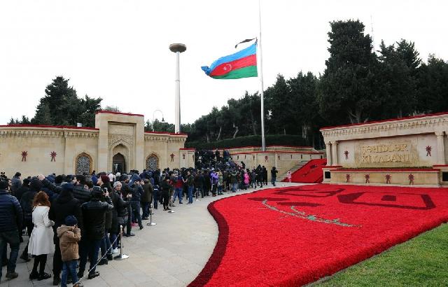 Azərbaycan xalqı 20 Yanvar şəhidlərinin xatirəsini ehtiramla anır