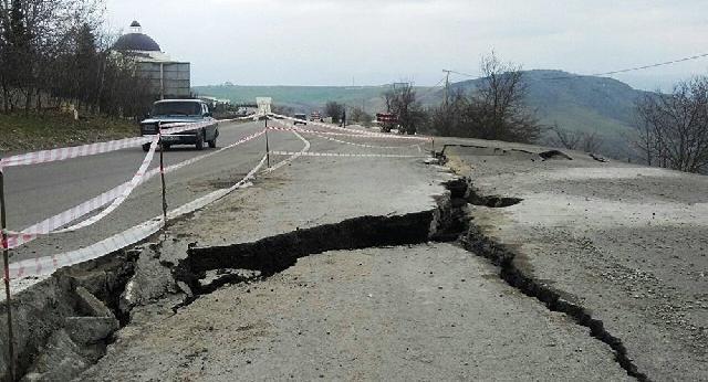 Zəlzələnin Badamdar və Bayıldakı sürüşmələrə təsiri öyrənilir