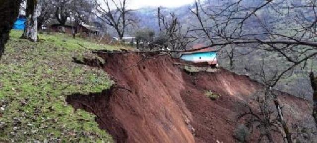 Astarada torpaq sürüşməsi aktivləşib