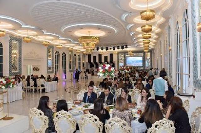 Sumqayıtda Zakir Fərəcovun restoranında 150 nəfərlik toy olub