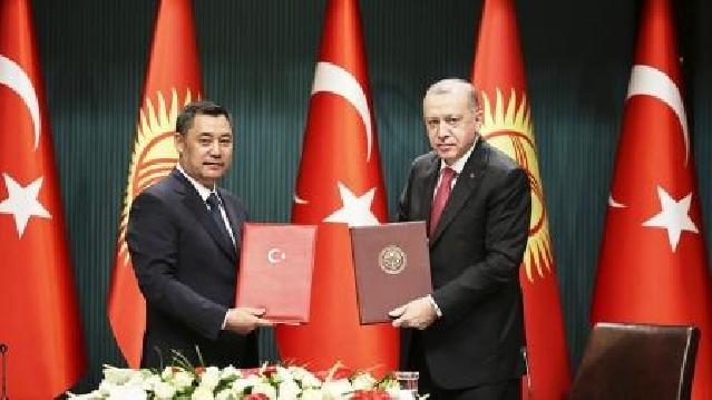 Qırğızıstan prezidenti Ankarada Rəcəb Tayyib Ərdoğanla görüşüb