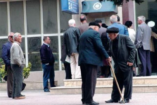 Azərbaycanda pensiyaçılar ölkə əhalinin 12,1 faizini təşkil edir