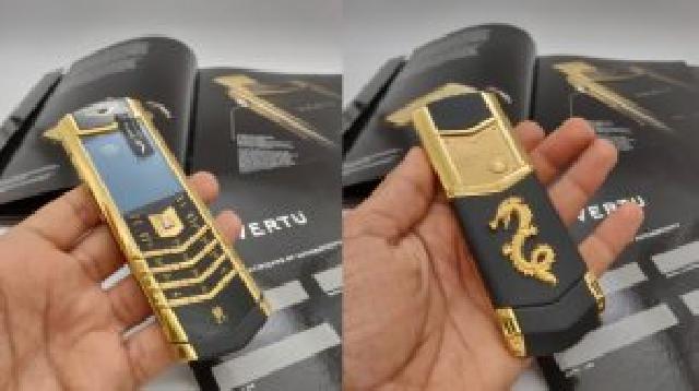 MTN generalı iş adamına necə qızıldan “Vertu” telefonu aldırtdırıb?