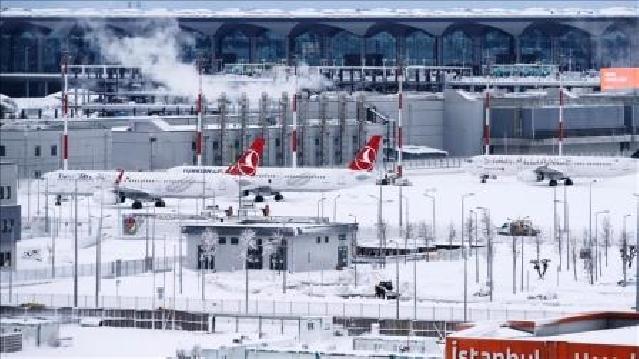 İstanbul aeroportunda uçuşlar yanvarın 26-dək dayandırılıb