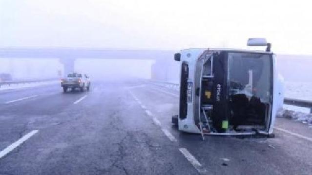 Polisləri aparan mikroavtobus aşdı, çox yaralı var