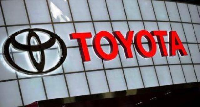 “Toyota” və “Lexus” avtomobillərini Rusiyaya satmağı qadağan etdi