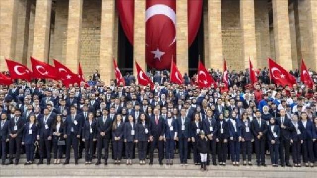 Türkiyədə Atatürkü Anma, Gənclik və İdman Günü qeyd olunur