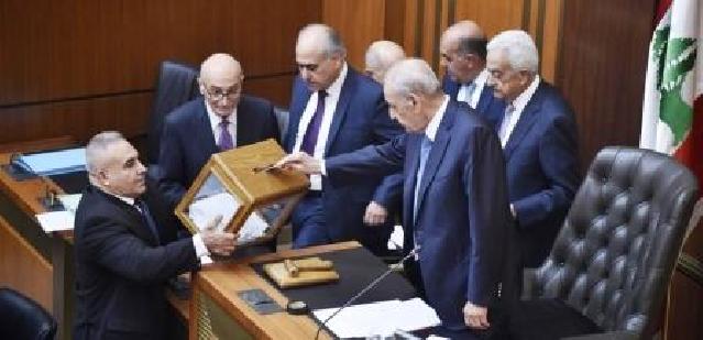 Parlament ölkənin yeni prezidentini seçə bilmədi-Livanda