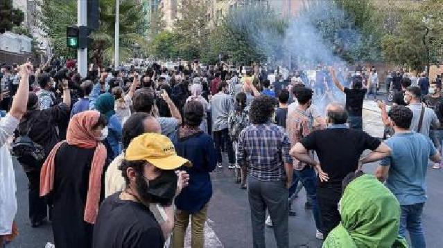 İranda etiraz aksiyalarında ölənlərin sayı 300 nəfəri ötüb