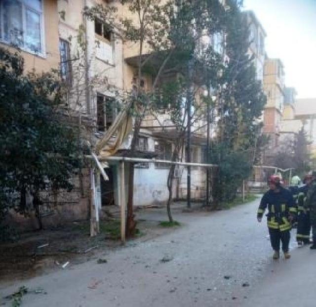 Nəsimi rayonunda qaz sızması nəticəsində mənzildə partlayış baş verib