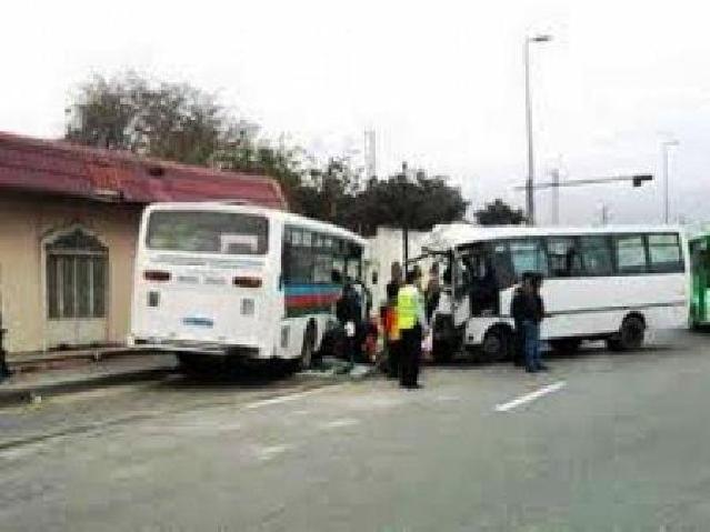 Xocəsən yolunda 2 avtobus toqquşub, xəsarət alanlar var