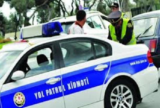 “Toyota”nı yol polisinin üzərinə sürən şəxsin məhkəməsi başlayır