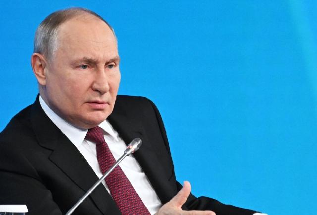 Putin MDB-də milli valyutalarla hesablaşmaları genişləndirməyə çağırıb