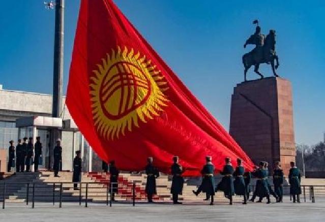 Qırğızıstan dövlət bayrağını dəyişdirir