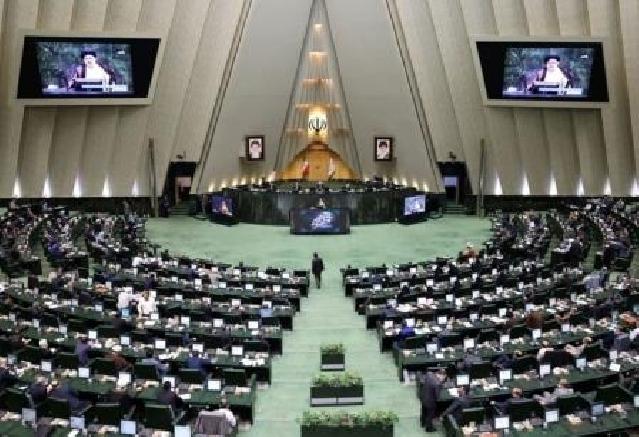 İran parlamentinin nümayəndə heyəti Azərbaycana gəlib