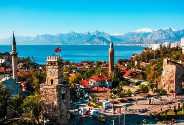 Antalya 2 milyondan artıq turistlə yeni rekorda imza atıb